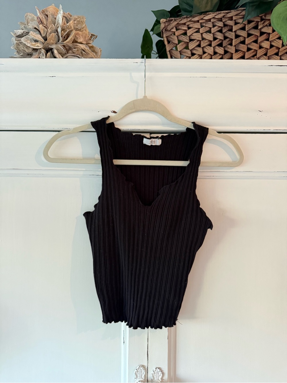 Black Ribbed V-Neck Tank Top - Women